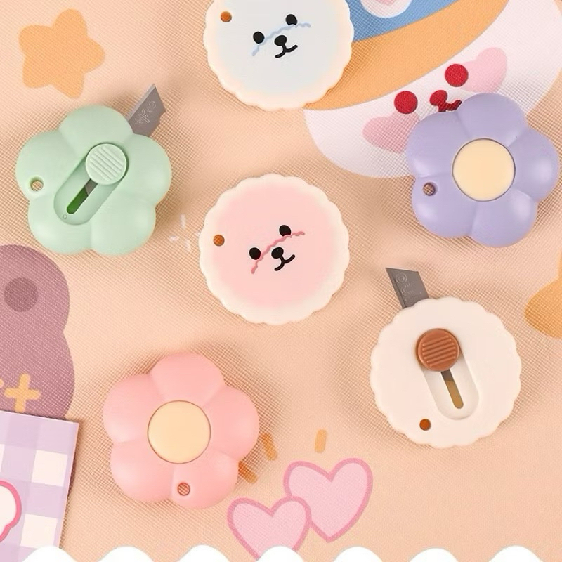 

Pisau Cutter Mini Motif Bunga Doggy Cute Pemotong Kertas Paket #MY0