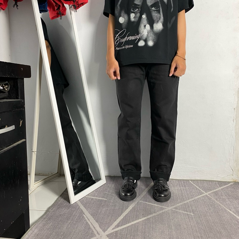 URBAN RESEARCH REGULAR BLACK JEANS