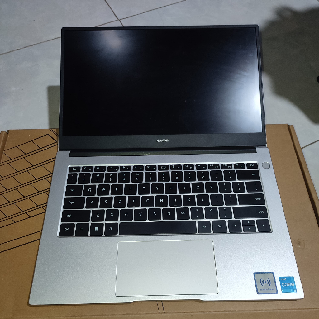 Huawei Matebook D14 8/256gb i3 gen 11th second