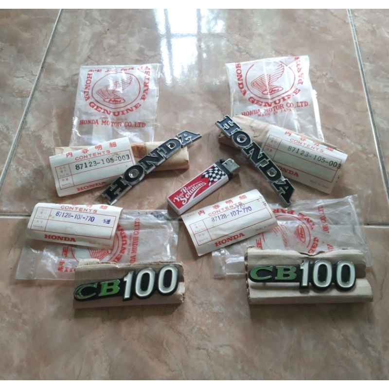Emblem HONDA CB100 K0 K1 NOS Original Japan