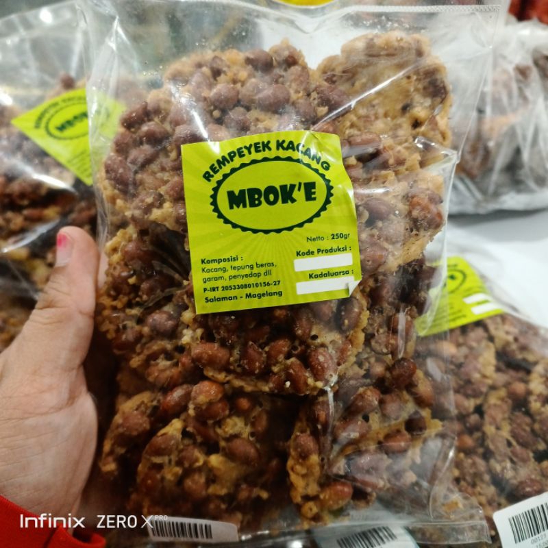 

peyek Kacang Mboke Kecil 250gr