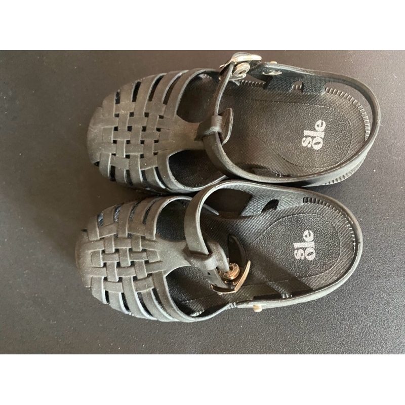 Preloved - SOLERAM MACAROON SANDAL . like new