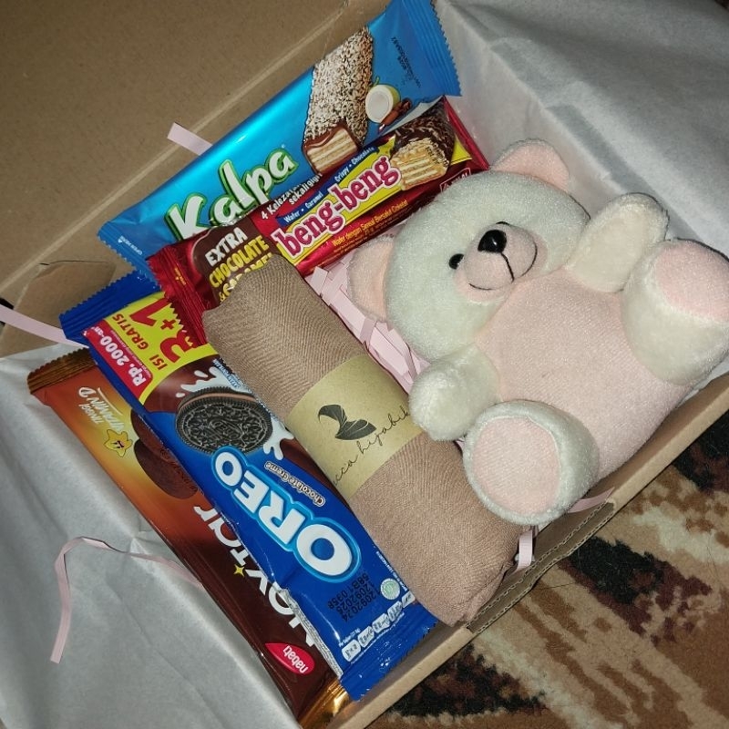 

Hampers Giftbox Snack | Hampers cewek | Giftbox Pacar