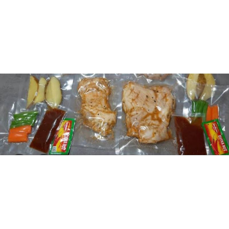 

Chicken Steak Steak Ayam Lengkap Dengan Sayuran Dan Kentang Goreng