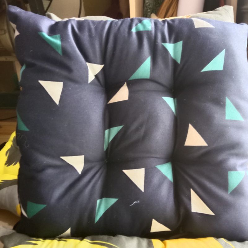 Bantal Sofa Motif Cantik