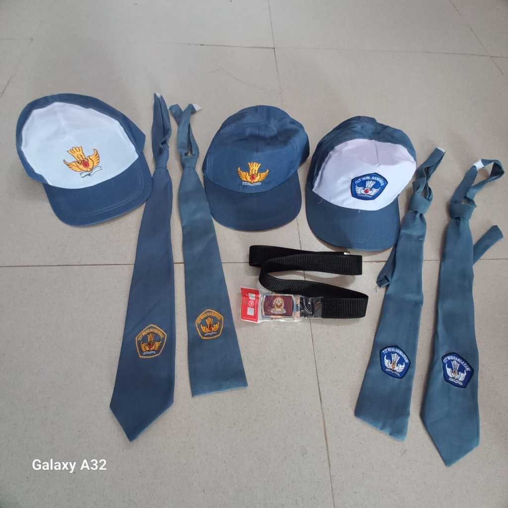 1 set perlengkapan seragam sekolah SMA / dasi SMA/ topi SMA /sabuk SMA
