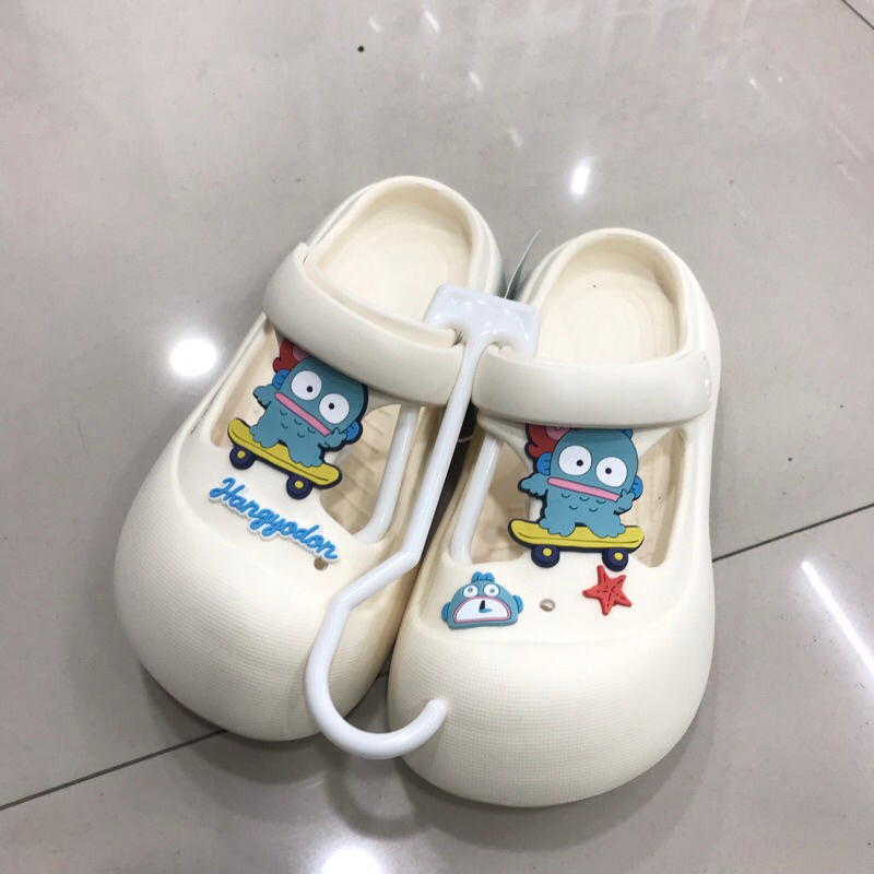 Miniso Hangyodon Clogs Slipper / Alas kaki sandal slip on