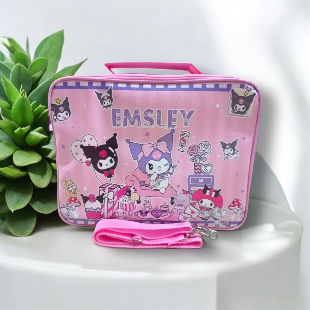 

AA Tas Ultah Anak Custom Nama dan Foto Tas Ulang Tahun Tema Sanrio Bahan Poliester Murah Free Custom