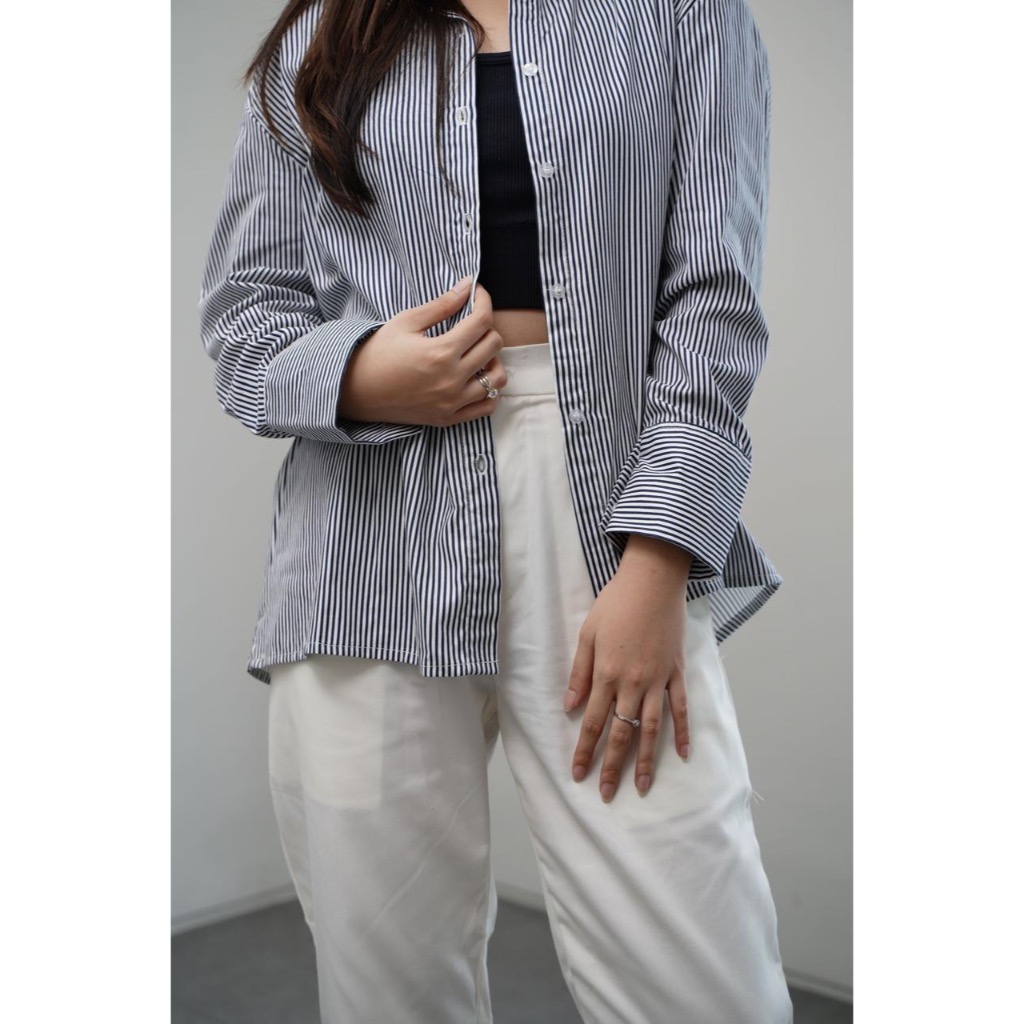 Willow Shirt / Kemeja Garis Biru Putih / Kemeja Wanita / Kemeja Oversized
