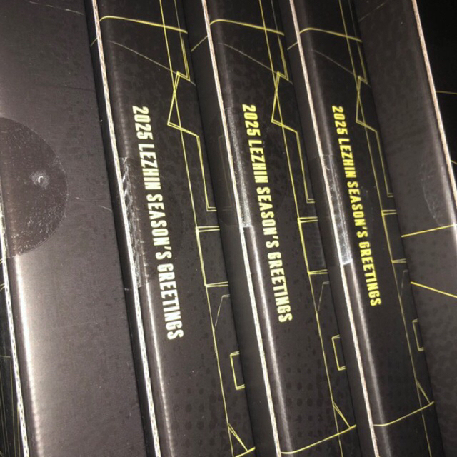 LEZHIN - 2025 Season Greeting