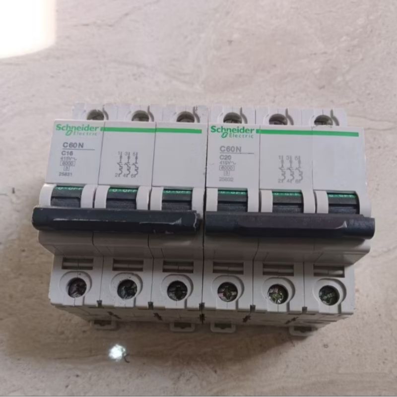 MCB schneider C60N 3phase
