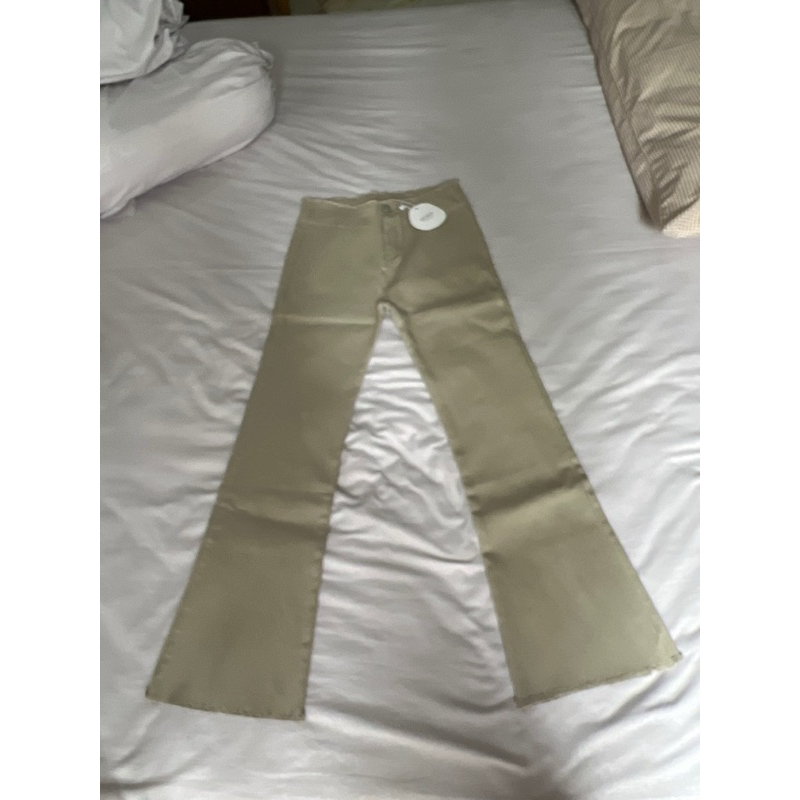 Izbel Pants in Khaki Size L - DUMA (Brand New with Tag) / celana flare pants coklat semi jeans