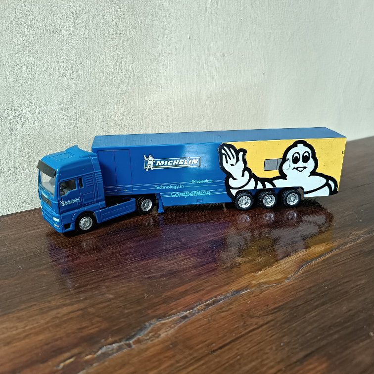 Majorette Truck Michelin