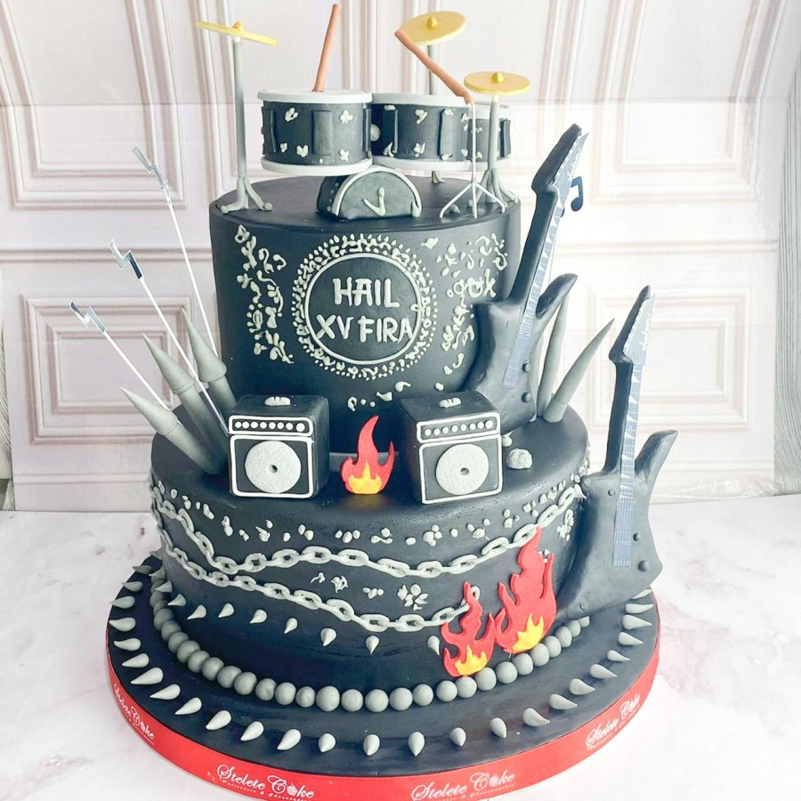 

Kue ulang tahun/birthday cake/kue ultah tema gitar/kue birthday jakarta/Kue tema musik