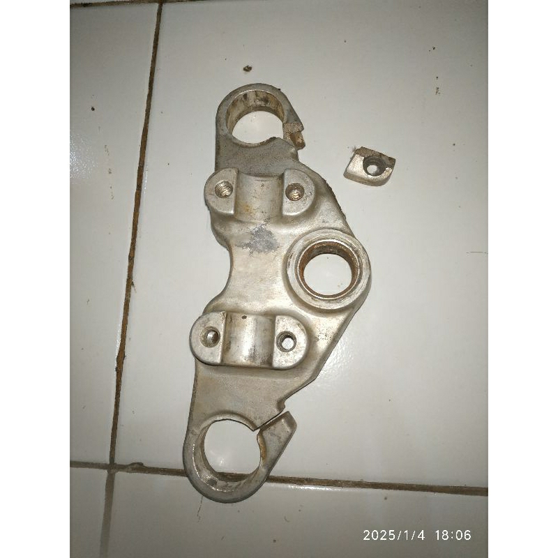 segitiga atas BAJAJ PULSAR MINUS PATAH P200 DTSI AS33 MM original tg mp tiger gl scorpio vixion ninj