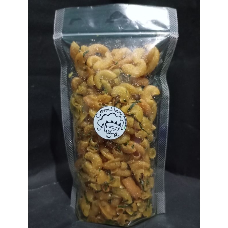 

MAKARONI ORIGINAL/MAKARONI GURIH KRIUK WANGI TABURAN DAUN JERUK