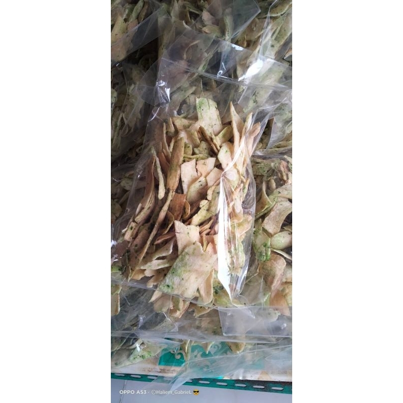 

keripik singkong rasa daun jeruk gurih dan renyah kemasan besar