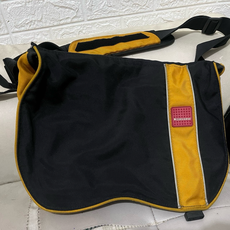 Converse Messenger/Sling Bag (Tas Selempang)