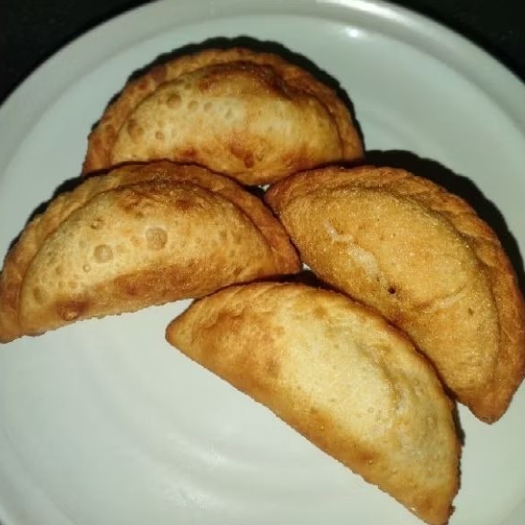 

CIRENG ISI LEGENDA - keju lumer : isi 4pcs
