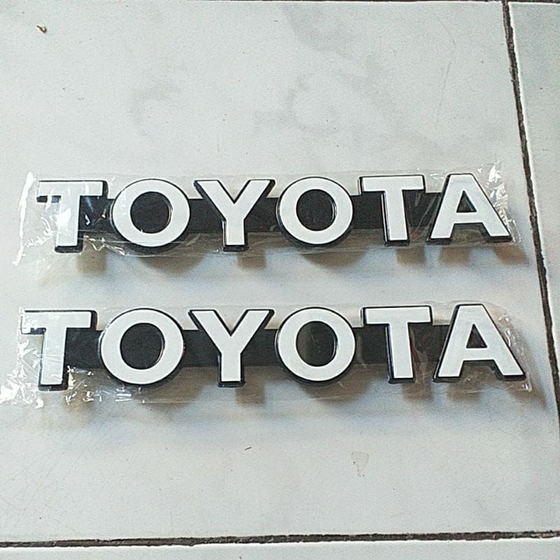 LOGO GRILL TOYOTA KIJANG SUPER
