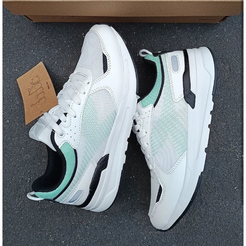sepatu sport diadora cewek putih polos original