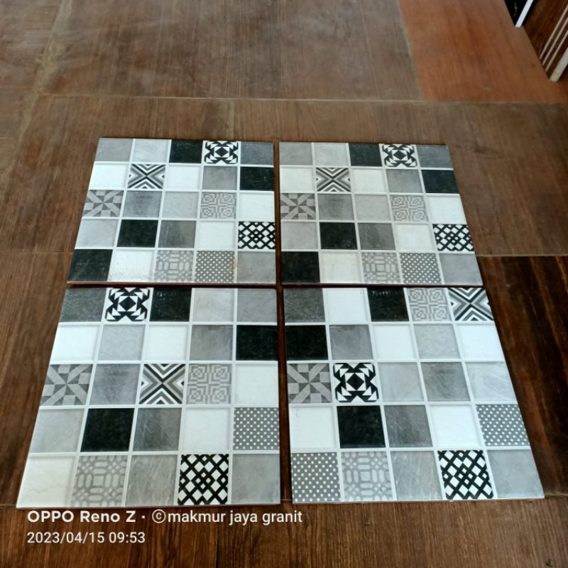 keramik 25x25 lantai kamar mandi