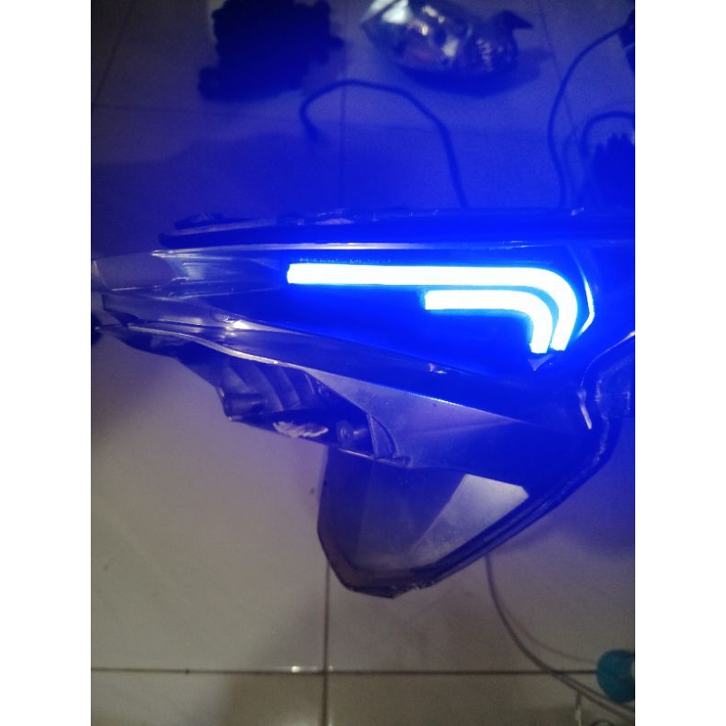 Variasi lampu sein  belakang beat POP warna biru