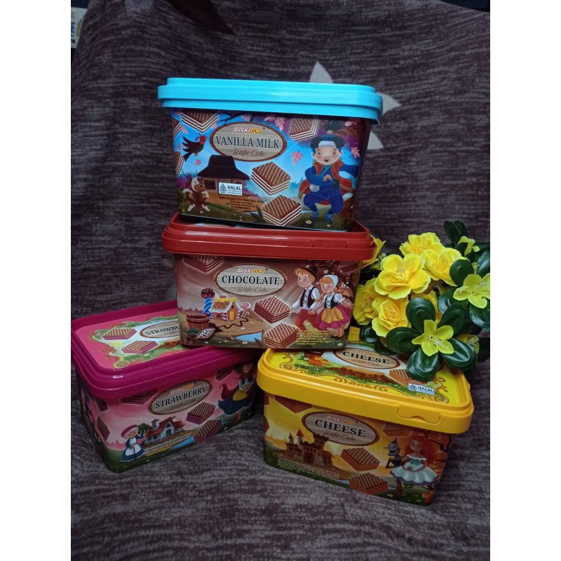 

BISKITOP - WAFER CUBE TOPLES 180GR // STRAWBERRY//VANILA//CHEESE//COKLAT
