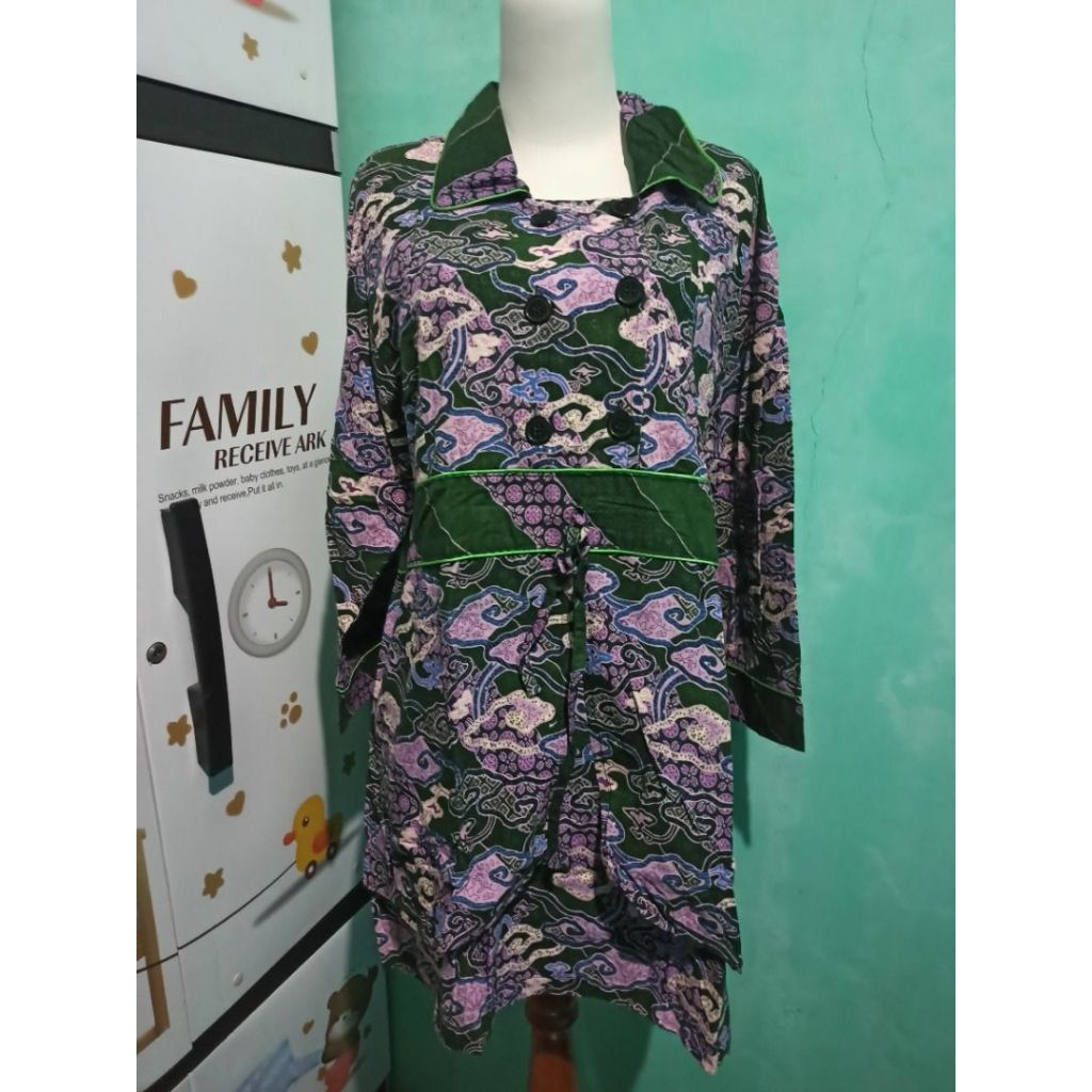 Preloved Atasan Batik Mega Mendung Hijau Ungu