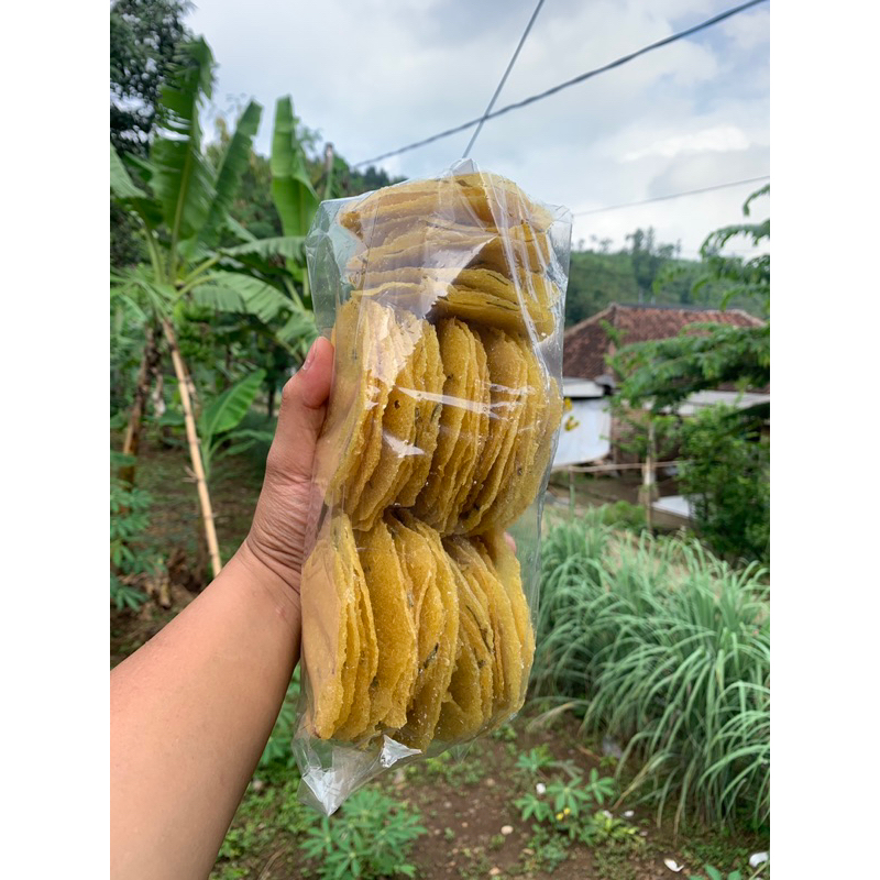 

1 KG KERUPUK MENTAH SERMIER / KERUPUK SINGKONG GURIH