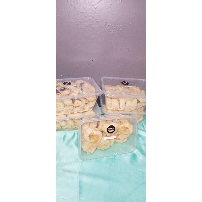 

Bakpia Basah Bakpia Coklat Bakpia Pulen Bakpia Khas Oleh-Oleh Isi 16-18 Asli