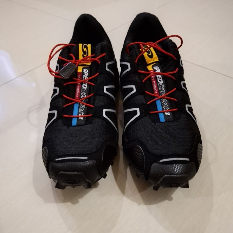 Thrifting sepatu salomon speedcross 3 hitam list putih