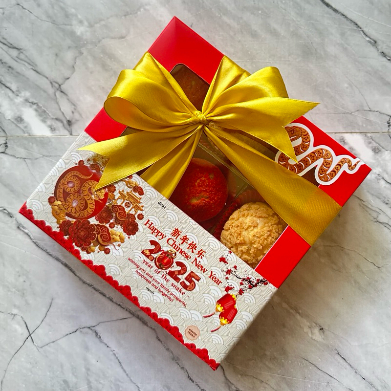 

[dikirim sesuai tgl yg dipilih] Chinese New Year Hampers / Imlek Hampers / Sinchia / CNY Gift Choux au Craquelin/ sus/ creampuff isi 9 pcs