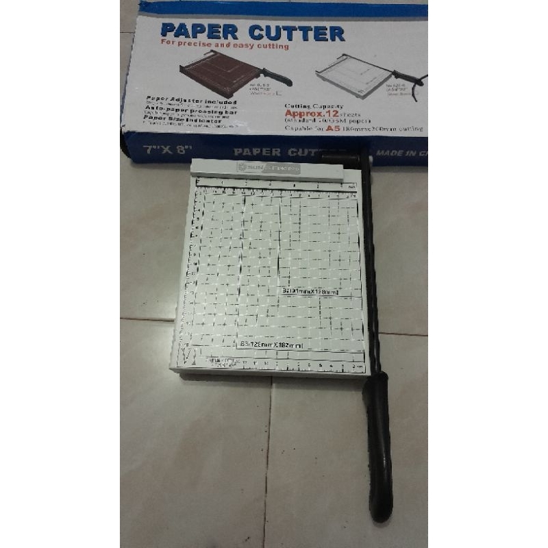 

pemotong kertas A5
