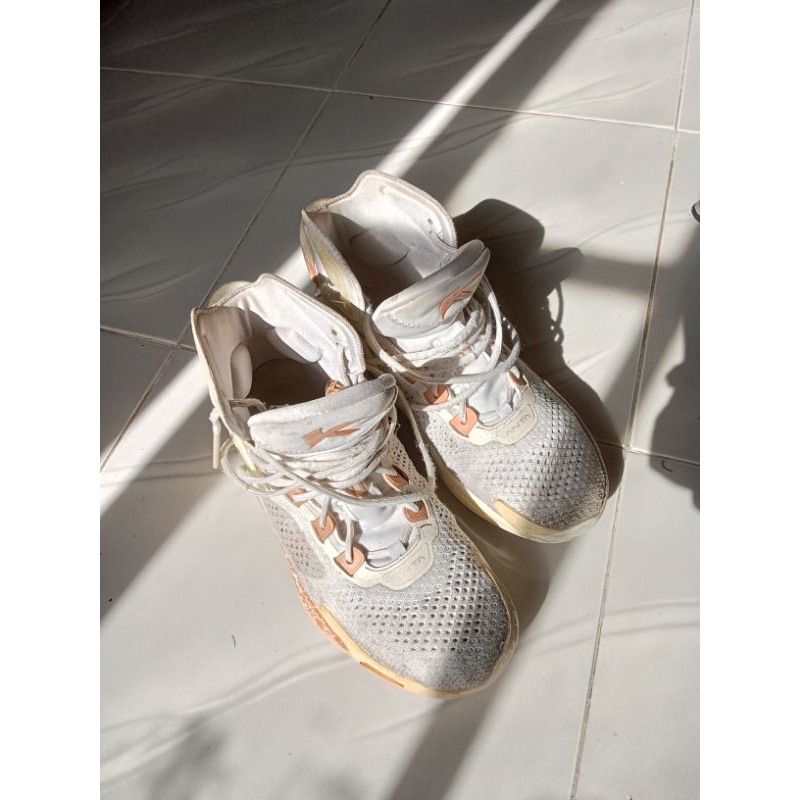 sepatu basket Anta kt5 low