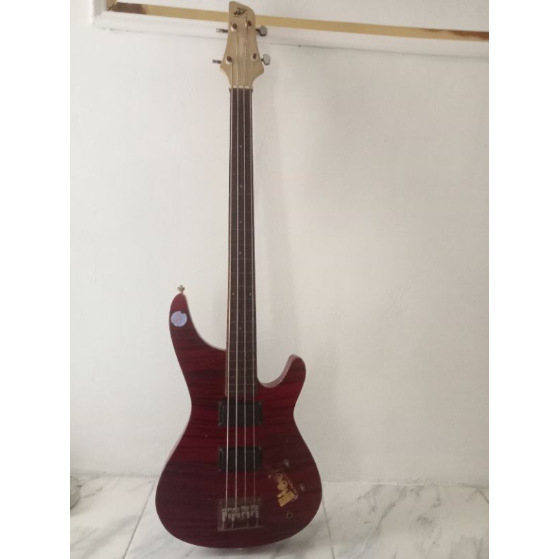 OLSHOP BANJARMASIN- Gitar bass lokal second bekas baik normal siap pakai