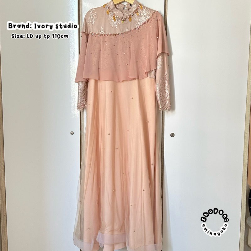 Kebaya lamaran wisuda ivory studio ready to wear preloved