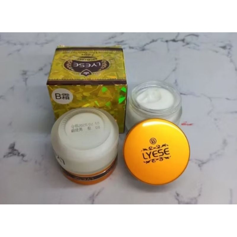 Cream Lyese Siang & Malam