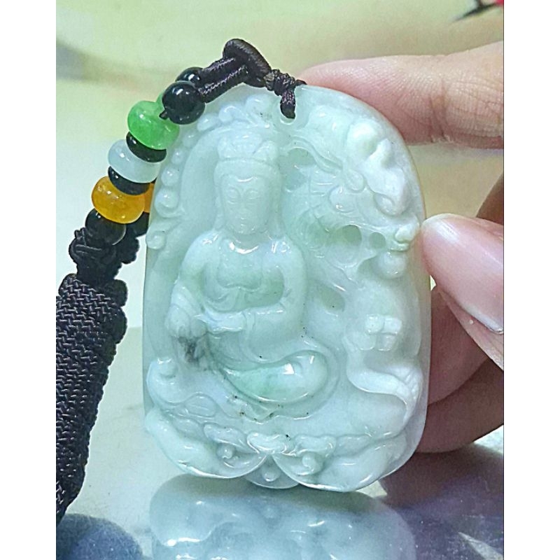 L3143 Liontin Giok Jadeite Ukiran Bodhisattva Avalokitesvara Menunggangi Qilin Type A