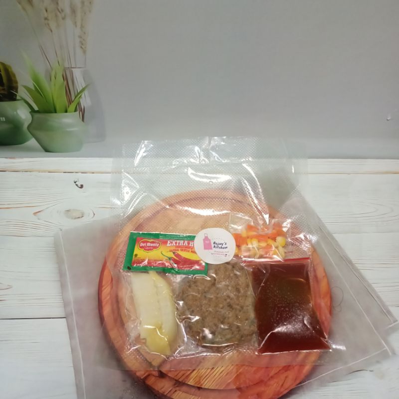 

BEEF PATTIES STEAK DENGAN KENTANG, SAYURAN DAN BBQ