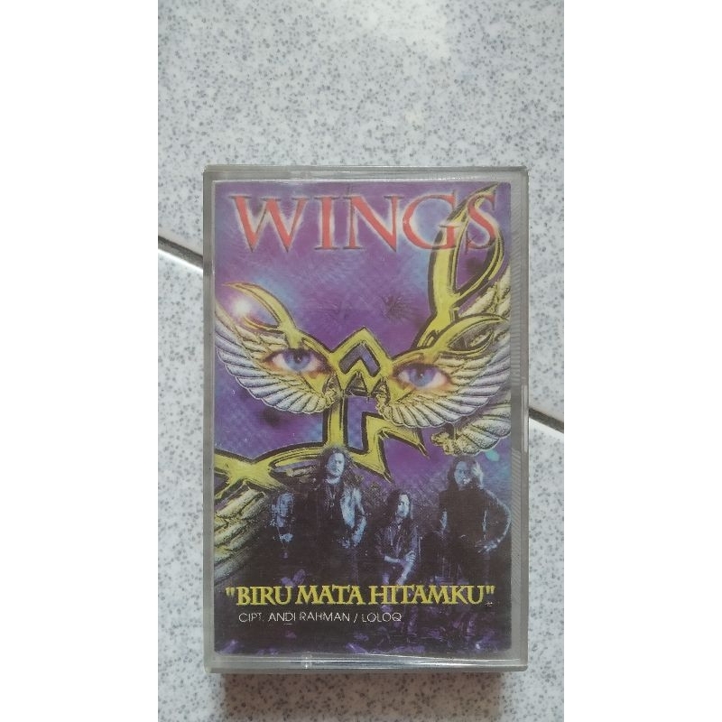 kaset pita wings-biru mata hitamku