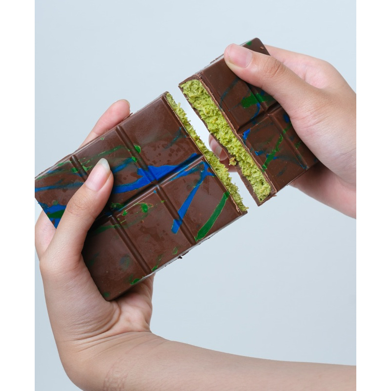 

Dubai Chocolate Bar (Kunafa Pistachio Chocolate Bar)