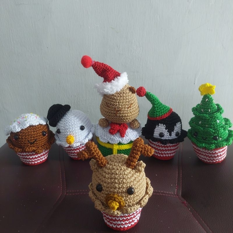 Amigurumi Boneka rajut edisi Cupcake tema natal