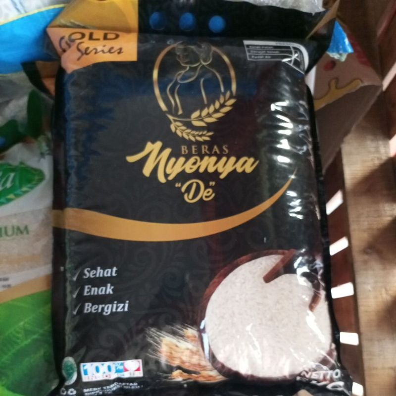 

[MNB15] Beras Nyonya De Black 5kg x 5 sak