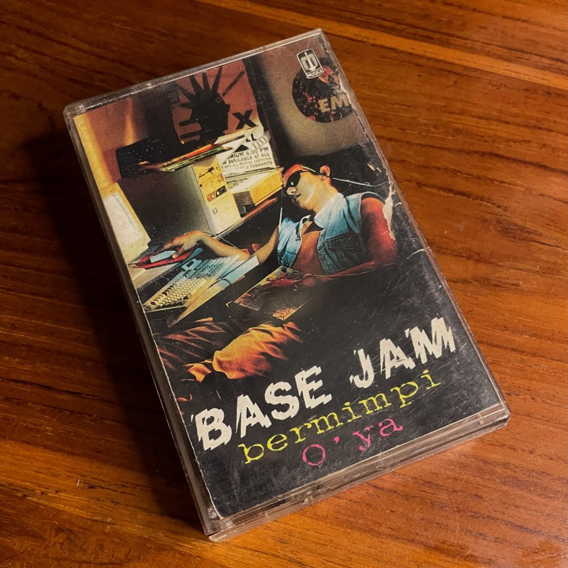 kaset pita base jam bermimpi