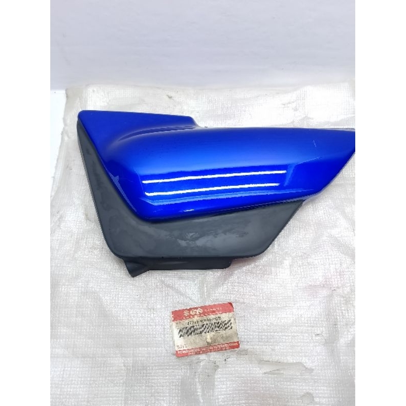 COVER TUTUP AKI ACCU KIRI SUZUKI THUNDER 125 BIRU ORIGINAL ASLI SUZUKI SGP