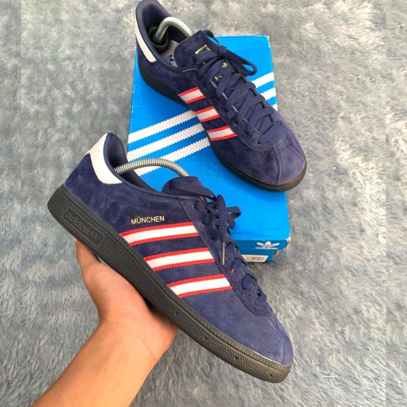 FREE KAOS KAKI(BISA COD) Adidas Munchen City Series Navy Edge Deep Blue Soft Red Exclusive Sepatu Sn