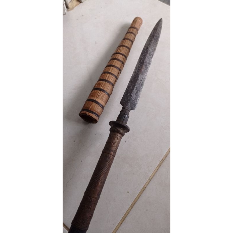 keris kuno panjang bilah 22cm gagang 180 cm