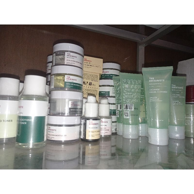 Hyalucera moisturizer - toner hijau - Masker Mugwort Clay Stick - Masker Charcoal - Moisturizer Hyal