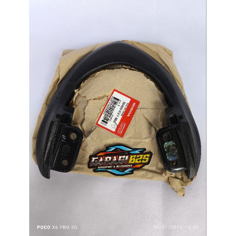 50400-KVY-900 rail rr grab behel begel pegangan belakang beat karbu original AHM